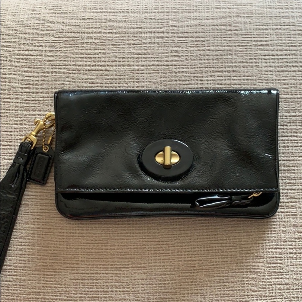 Coach Resort Black Patent Op-Art Wristlet